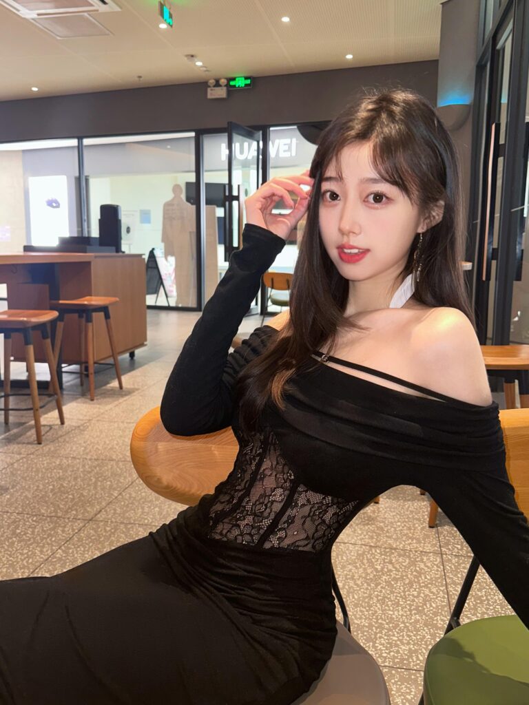 上海反差骚逼吃精打奶玩道具-上海约炮圈-风悦楼