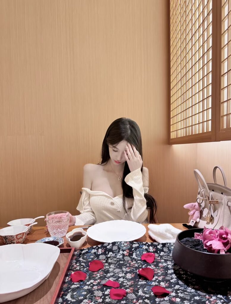 【济南市】丰乳妹子，白嫩粉-风悦楼