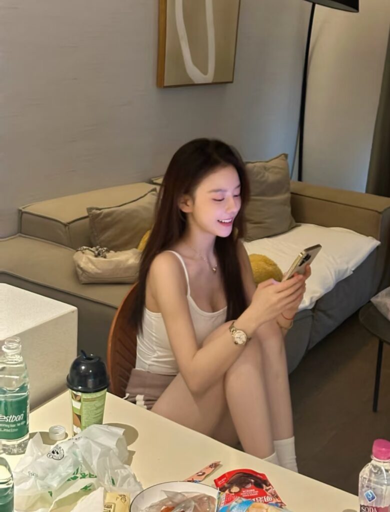 【芜湖市】大学刚毕业就下海了，很嫩很粉-风悦楼