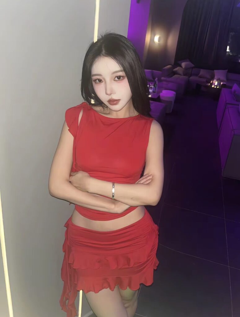 【合肥】B奶骚妹穿着开裆内裤操-风悦楼