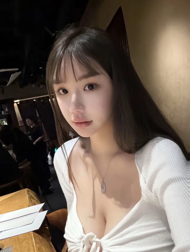 【上海】宝藏女孩优优奶大鲍鱼粉嫩-风悦楼