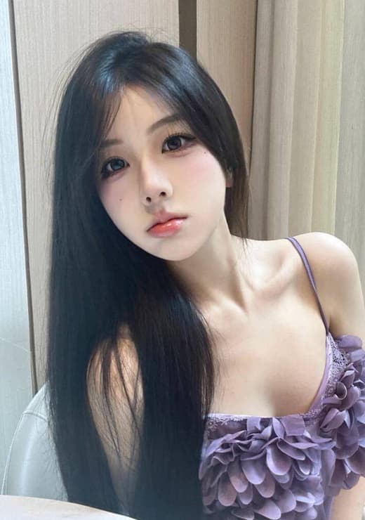 昆明妹子主动亲舔B嫩水多-风悦楼