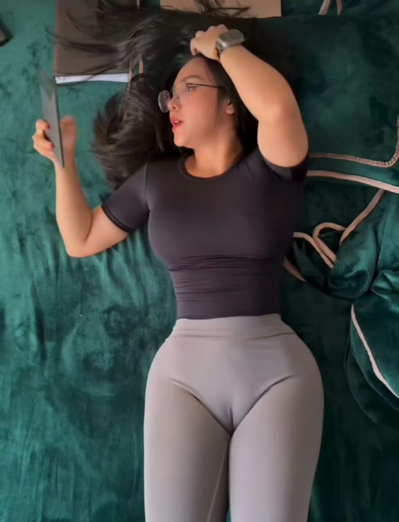 成都市-精品学生妹，身材饱满，性欲旺盛，主动配合-风悦楼