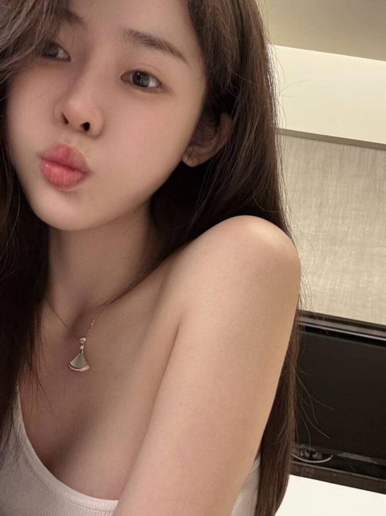 厦门思明零零后小屄粉嫩-风悦楼