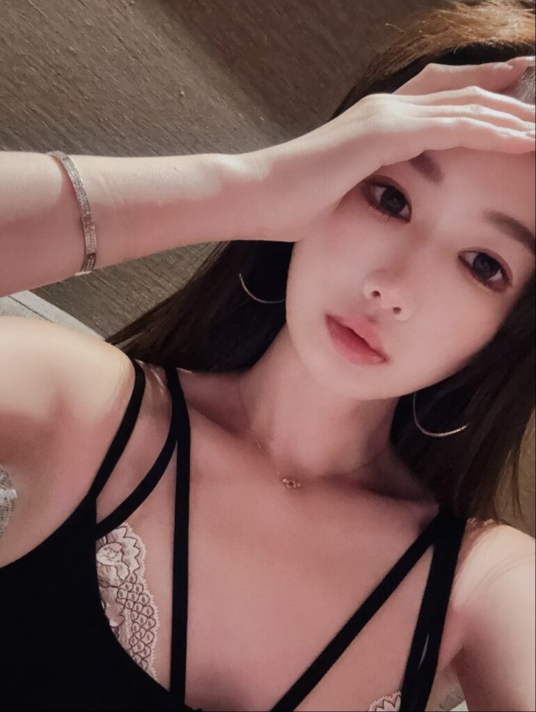 昆明市西山区黑丝性感尤物来袭-风悦楼