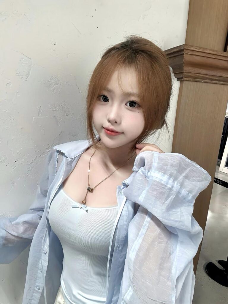 杭州02年极品嫩妹活好逼粉汁多-风悦楼