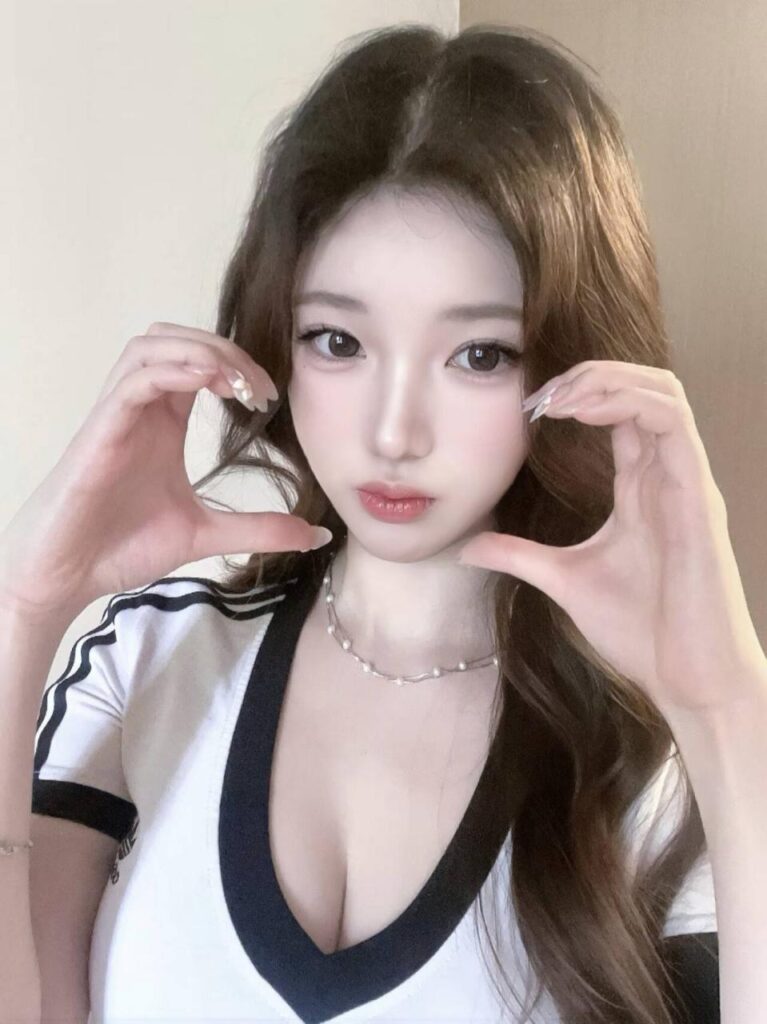 松江年轻性感尤物分享给大家-风悦楼