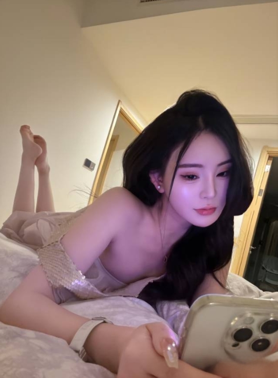 【南宁】湿妹屁股一拍撅起很配尺寸-风悦楼