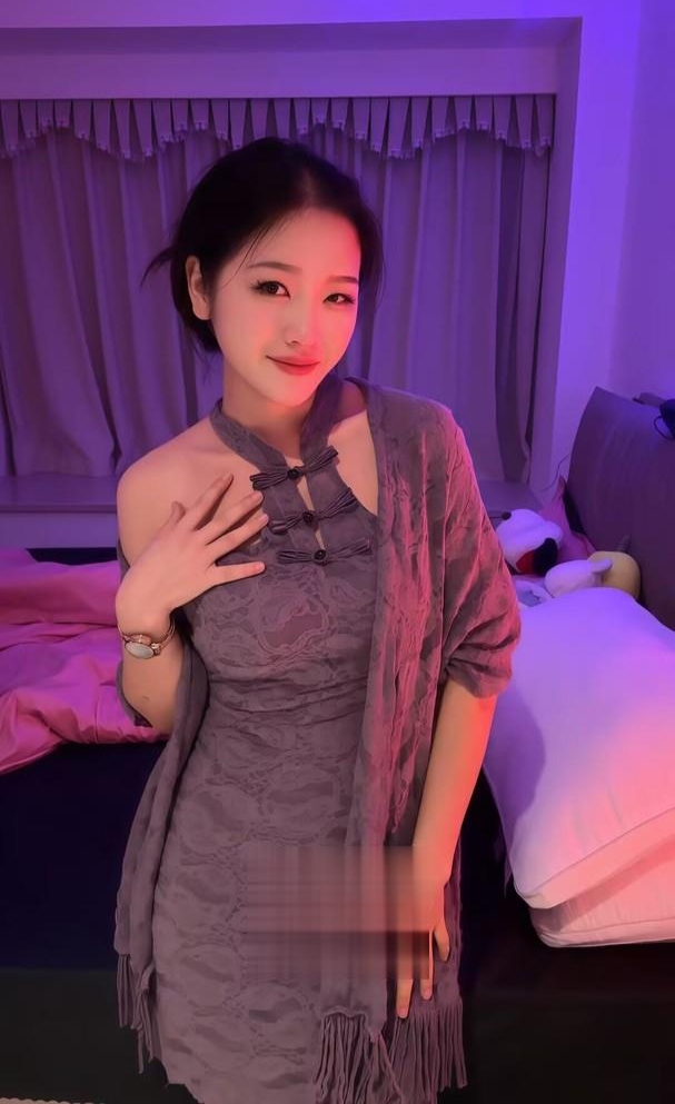 德州反差嫩妹沦落风尘-风悦楼