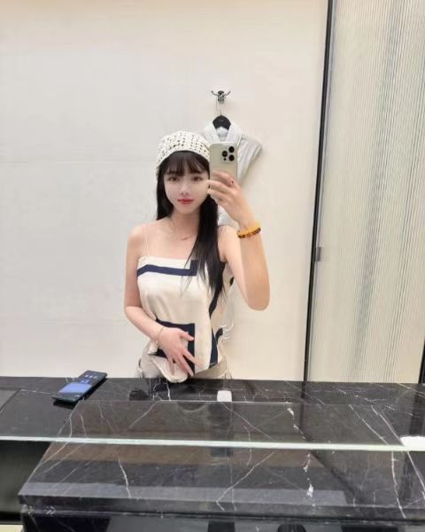 身材苗条紧逼大奶妹-风悦楼