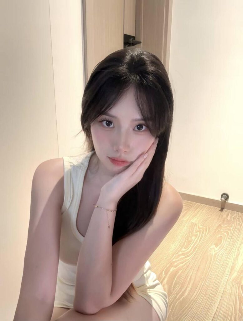 厦门粉嫩少女水多多真实本人-风悦楼