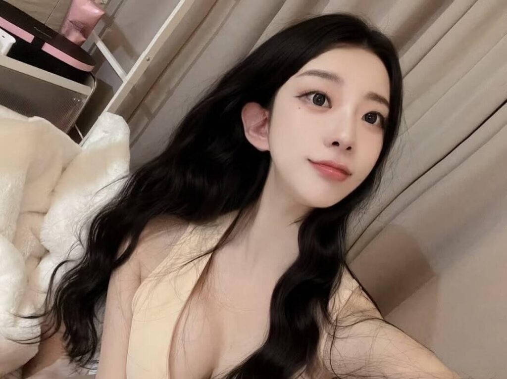 常州天宁前凸后翘的嫩逼妹-风悦楼