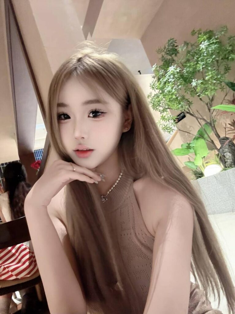 深圳龙华妹子身材火辣啪啪刺激-风悦楼