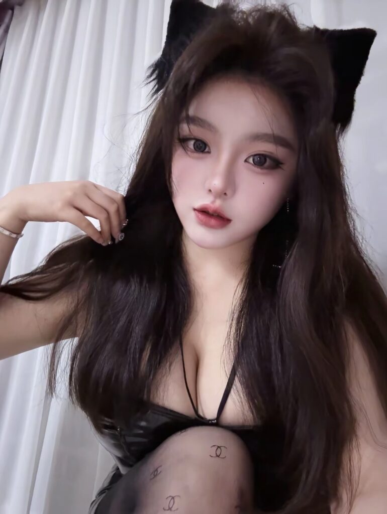 【潍坊性息】小骚妹把她当狗一样按在床上肏就完事了-风悦楼