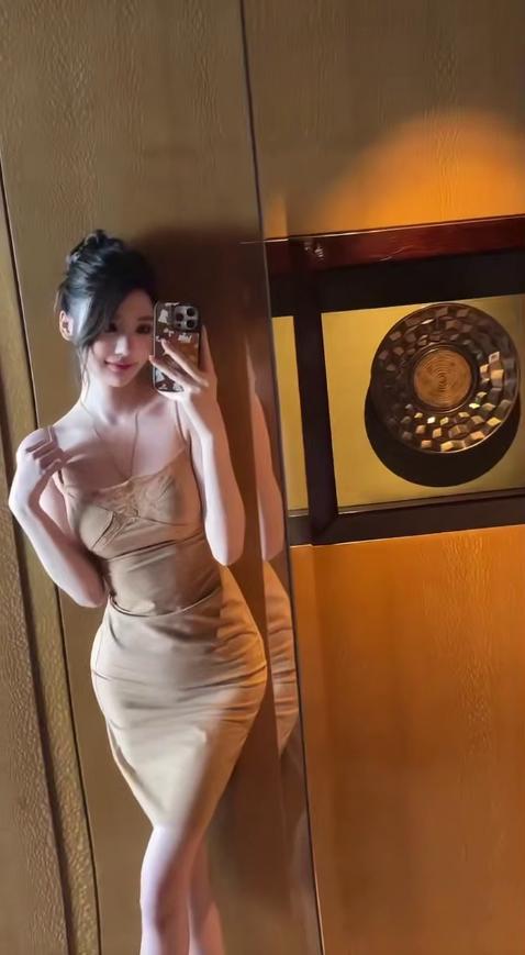 【海口】会夹吸的骚笔第一次爽到-风悦楼