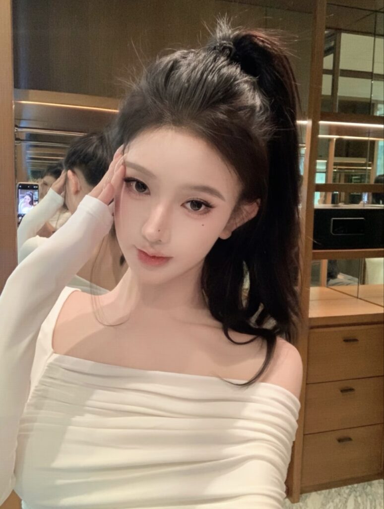 西安市雁塔区粉嫩小甜妹激情喷水啪啪-风悦楼