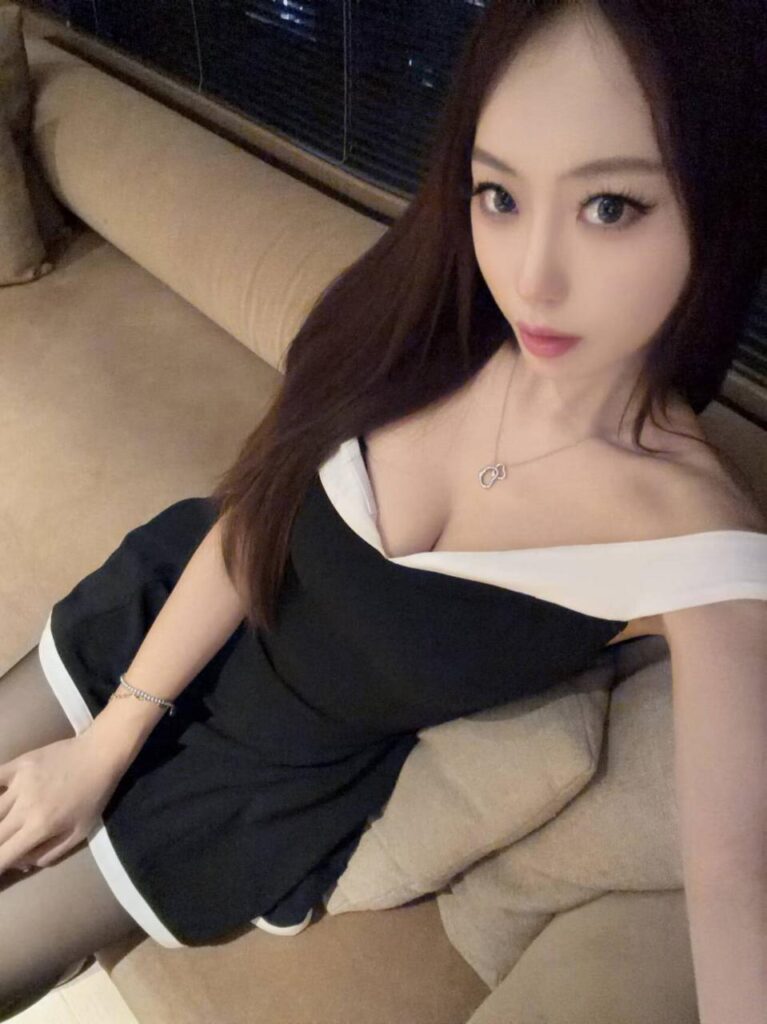 太原小妹丰满制服诱惑全套-风悦楼