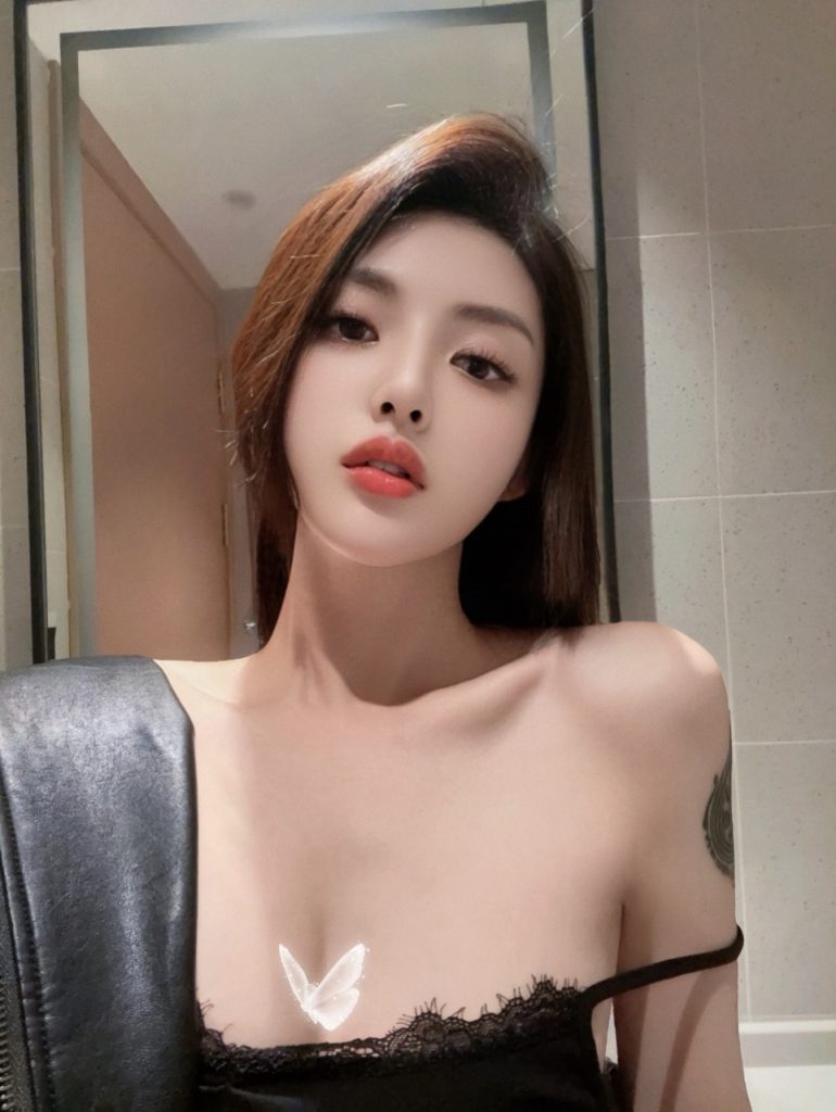 上海市徐汇区御姐头探双峰边打桩-风悦楼