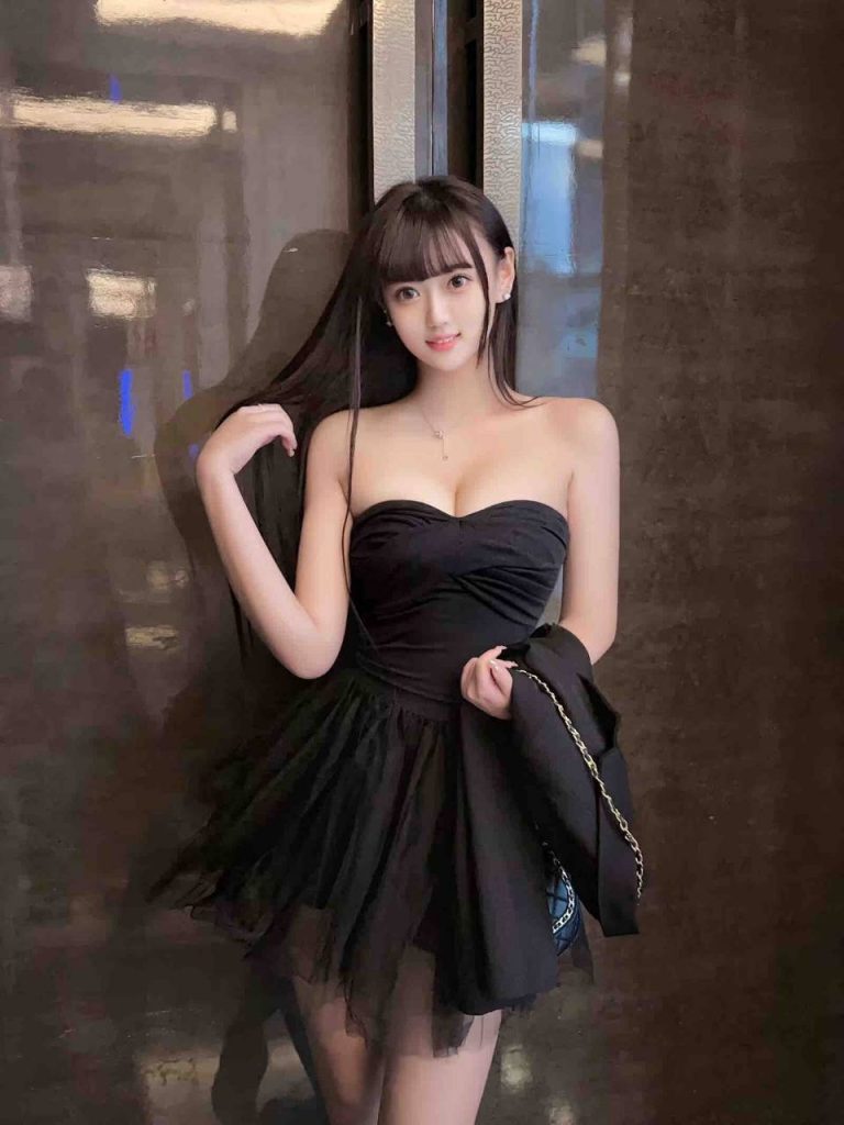 温州市-瘦小苗条，眼镜学妹 胸挺大舒服-风悦楼