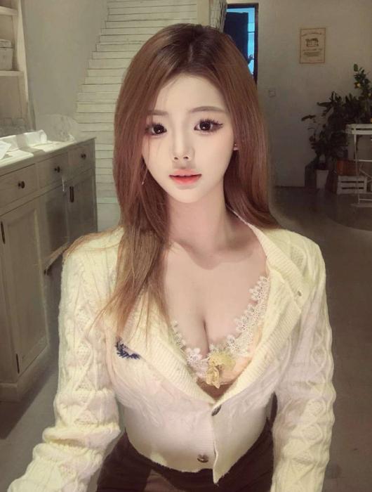 【北京】互动时有一点小风骚的妹子-风悦楼