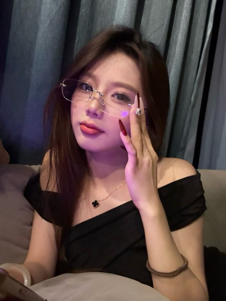 迷人小姐姐眼神会勾引活很棒-风悦楼