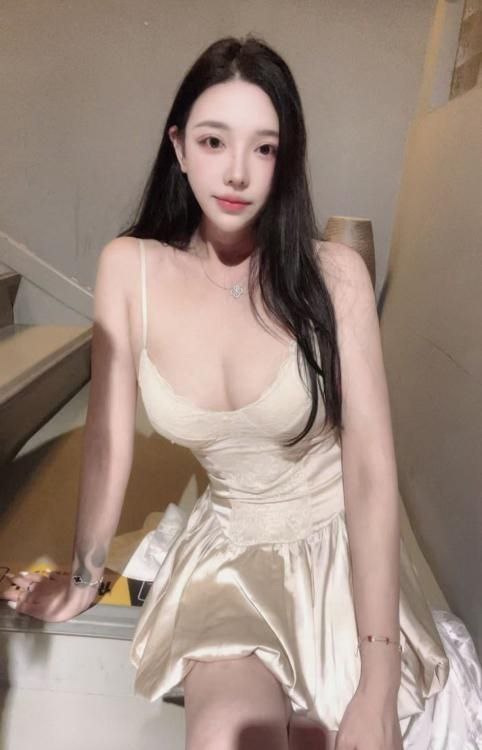 清纯巨骚的兼职妹妹-风悦楼