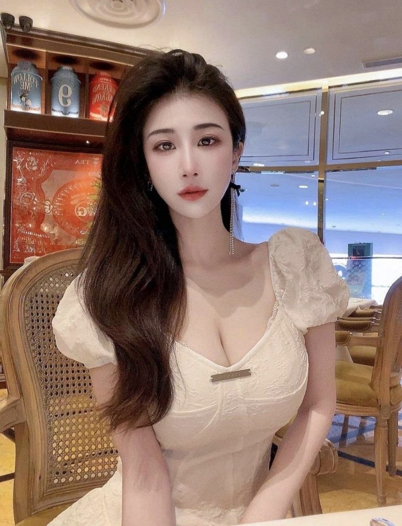 外纯内骚的清纯骚逼-风悦楼