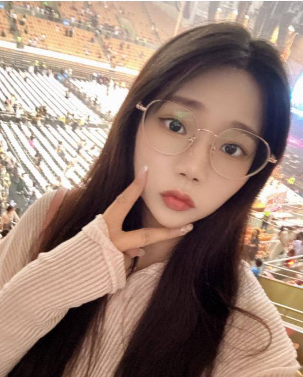 洪山辣妹甜甜-风悦楼