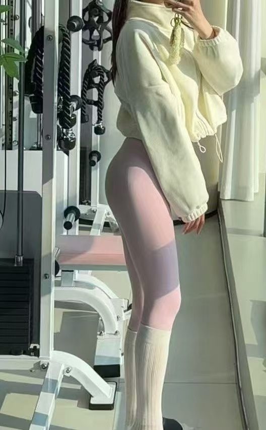 粉嫩大一学生妹赚生活费兼职-风悦楼