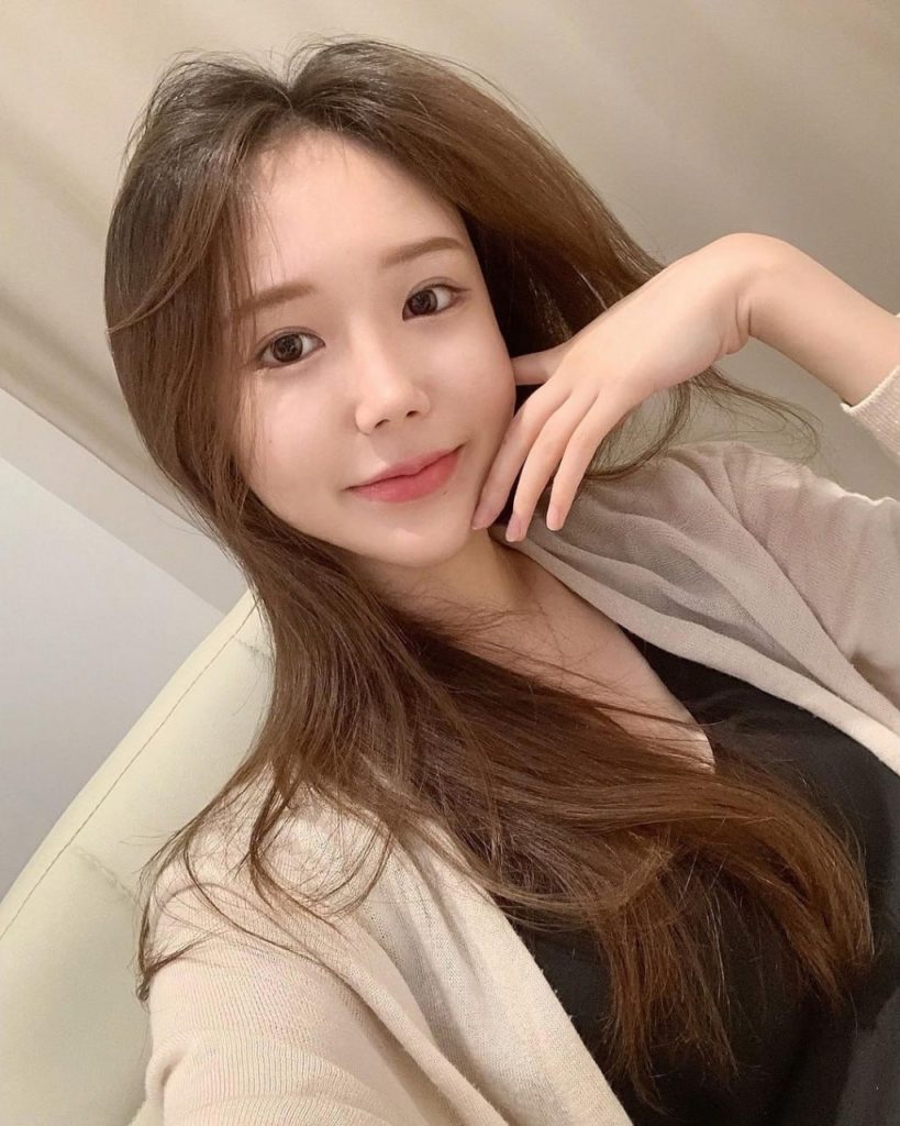 天津当地知名小网红小嘴真甜，蛇纹太厉害了-风悦楼