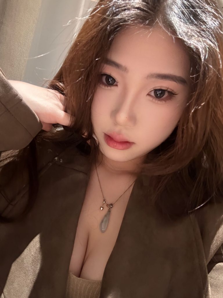 【上海】徐汇刚开课大奶妹值得去肏-风悦楼